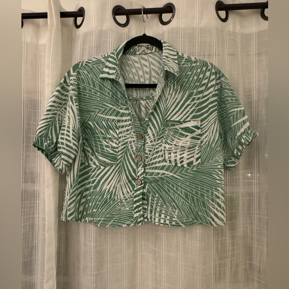 Panama Jack Palm Print Button Down Crop Top